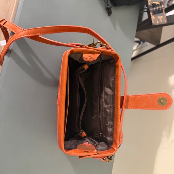 NWOT burnt orange purse - Picture 3 of 4